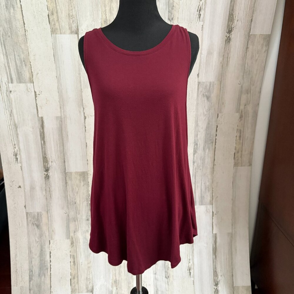Old Navy Women's Size Medium LUXE Swing Tank Top Maroon Color